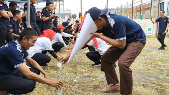 Semarak HUT RI ke-80, Warga Binaan Rutan Surabaya Ikuti Berbagai Lomba Kemerdekaan