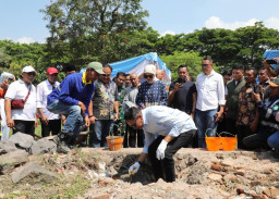 Wali Kota Malang Letakkan Batu Pertama Pembangunan UMKM Center