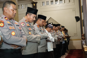 Polres Lamongan Gelar Sholat Ghoib Doakan Driver Ojol Affan Kurniawan