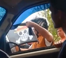 Viral! Oknum TNI Tampar Pedagang Sayur di Makassar karena Bendera One Piece