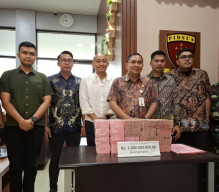 Tersangka Korupsi Fasilitas Pembiayaan PT DJA Serahkan Rp3,5 Miliar ke Kejari Perak