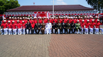 Pimpinan dan Anggota DPRD Kota Bekasi Hadiri Upacara di Alun-alun M. Hasibuan