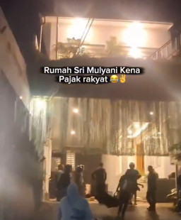 Setelah Sahroni, Eko dan Uya, Rumah Sri Mulyani di Bintaro Dijarah Massa