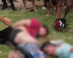 Dua Pria Terduga Maling Motor Babak Belur Diamuk Massa