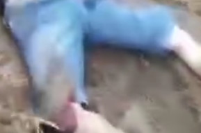 Pria Tergeletak di Jalanan Kebun, Bikin Heboh Warga