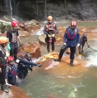 Jasad Pria Tenggelam Nyangkut di Batu Curug Seribu Bogor