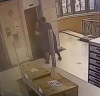 Dikomplain Soal Kebersihan, Petugas Cleaning Servis Dorong Penghuni Apartemen ke Lubang Lift