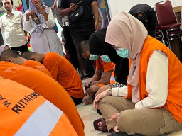 Jadi Pengedar Pil Koplo, LC Karaoke di Ponorogo Dibekuk