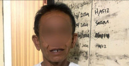 Jalan Licin Bikin PCX Selip lalu Ditabrak Truk Hino