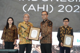 Konsisten Tingkatkan Reputasi, Bank Jatim Dapat Anugerah Humas Indonesia