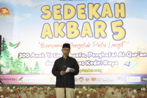 Sedekah Akbar 5, Gus Qowim: Jadikan Sedekah Budaya, Doa Anak Yatim Jalan Keberkahan