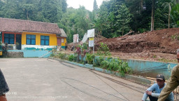 Pembangunan Pagar SDN Lebak Gebang Kota Cilegon Diduga Abaikan K3, Aliansi Indonesia Angkat Suara