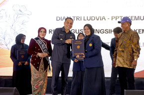 Pemkot Surabaya Kukuhkan Bunda PAUD, Gandeng 19 Mitra Pendidikan dan Luluskan 195 Guru S1