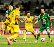 Disaksikan Puluhan Ribu Bonek, Persebaya Menang Tipis Atas Semen Padang