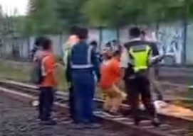 Pria tanpa Identitas Ditabrak KA hingga Tewas di Purwakarta