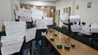 Anggota Dewan Diduga Selingkuh, Puluhan Pemuda Lurug DPRD Ponorogo Desak BK Bertindak Tegas