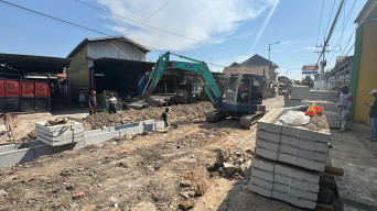Pemkab Sidoarjo Kebut Betonisasi Jalan Kureksari-Kepuhkiriman, Warga Senang Jalan Tak Rusak Lagi