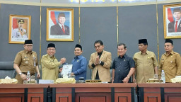 Wakil Wali Kota Padang Sampaikan Nota Pengantar Ranperda APBD Tahun 2026