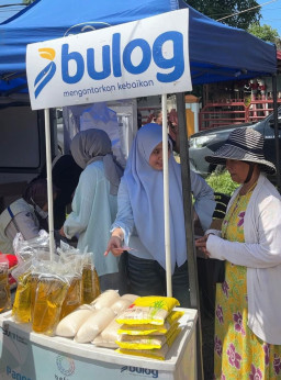 Pasar Murah Ringankan Beban Perekonomian Warga Padang
