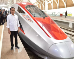 Soal Membengkaknya Utang Whoosh, Pengamat: Bukan Keretanya yang Busuk tapi Otaknya yang Busuk