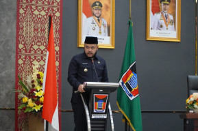 Wako Fadly Amran Sampaikan Nota Penjelasan 3 Ranperda kepada DPRD Padang