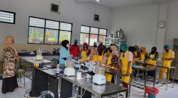 SMK Negeri 2 Batu Berbagi Ilmu Tentang Pertanian dan Hasil Olahan kepada Guru, Siswa SMP/Mts