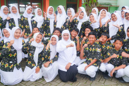 Gubernur Khofifah Tinjau Gladi Bersih Tes Kompetensi Akademik di SMAN 1 Pandaan Pasuruan