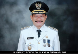 Terima Gratifikasi Rp 4,5 Miliar, Eks Bupati Situbondo Karna Suswandi Tuntutan 8 Tahun Penjara