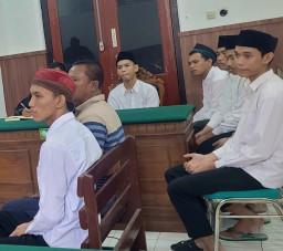 Lima Pemuda Surabaya Jadi Terdakwa Begal Helm dan Jaket, Dua Rekannya Buron