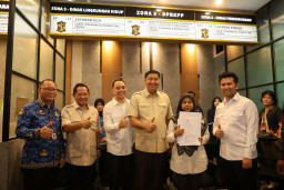 Menteri PKP Apresiasi Wali Kota Eri Cahyadi, Sebut Pelayanan PBG di Surabaya Tercepat di Indonesia