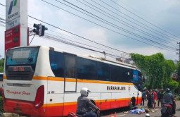 Dua Pemotor Tewas Dihantam Bus Harapan Jaya di Tulungagung