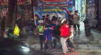 Pengendara Motor Tewas Terlindas Truk Tangki, Diduga Gegara Jalan Rusak