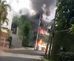 Diduga karena Alat Las, Rumah Meledak Tewaskan Anak dan Ayah