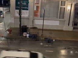 2 Orang Tewas Ditembak Perampok Bersenjata di Luar Toko Perhiasan 