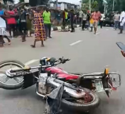 Dua Pengendara Motor Dilindas Kendaraan Petugas