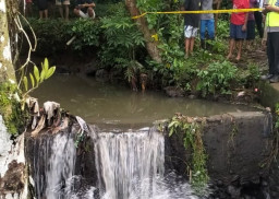 Mayat Pria Ditemukan Mengapung di Bendungan Sungai Tideng Kradenan