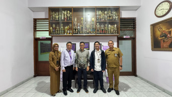 Kepala Pusat Standar Kebijakan Pendidikan Kemendikbudristek Tinjau Pelaksanaan TKA di Surabaya