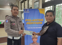 Pelayanan Humanis “Polantas Menyapa” Hadir di Samsat Sidoarjo Kota