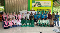 PLN UIT JBM Berikan Bantuan Pendidikan Kepada 50 Santri di Madiun