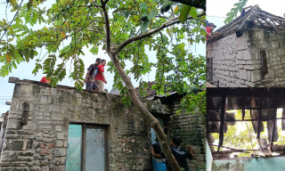 Rusak Bertahun Tahun, LSM dan Warga Bedah Rumah Janda di Sedayulawas Lamongan