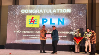 PLN UPT Gresik Raih Penghargaan pada CSR Award 2025 Pemkab Gresik