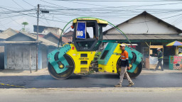 Perbaikan Jalan Raya Driyorejo Dimulai, Arus Lalu Lintas Dialihkan Bergantian