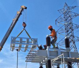 PLN UIT JBM Percepat Energize Kapasitor Gardu Induk Guluk-Guluk
