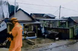 Ratusan Rumah di Driyorejo Rusak Diterjang Puting Beliung