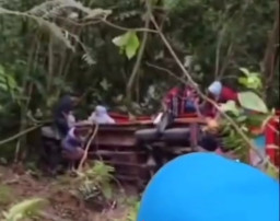 Penumpang Odong-Odong yang Terjatuh ke Jurang, Sudah Dievakuasi