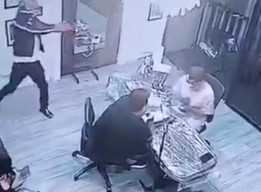 Seniman Tato Ditembak dari Jarak Dekat