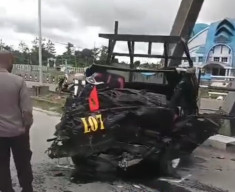 Kecelakaan Lalulintas di Jembatan Waker Timika, 2 Orang Tak Berdaya, Mobil Pickup Hancur
