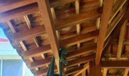 Sopir Ditemukan Tewas Tergantung di Gazebo