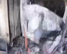 Truk Hantam Pick Up Bermuatan BBM, Sopir Terbakar