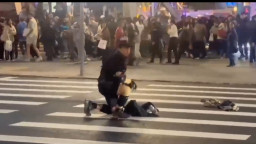 Chang Wen Lempari Warga dengan Granat Asap dan Sebagian Ditikam, 3 Orang Tewas